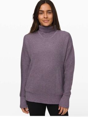 Lululemon Sweater in Lavenderi